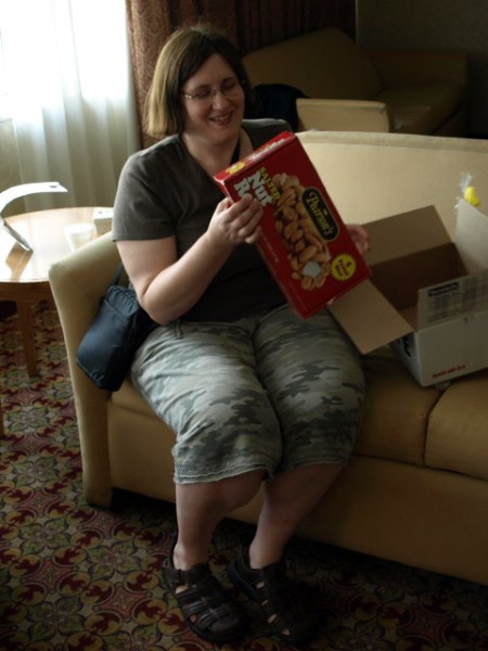 kiwihunter with big nut roll box